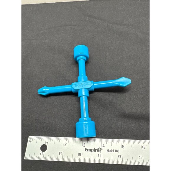 Hot Wheels Replacement Blue Plastic Multi-Tool Car Launcher & Wrench Toy - Picture 1 of 6